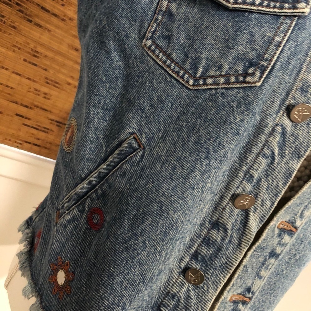 Early 2000’s Calvin Klein Jean Vest - Picture 5 of 6